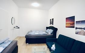 Spacious Cozy 1Br Apt Near To Danube River